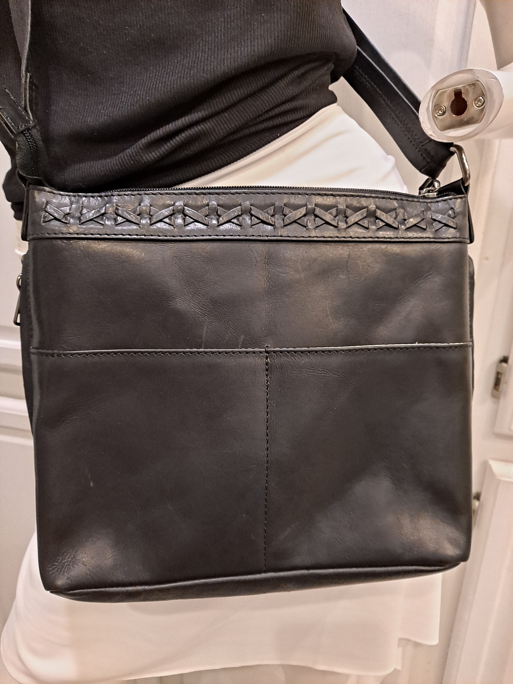Lady Conceal Black Premium Leather Crossbody Satchel For Concealed Carry